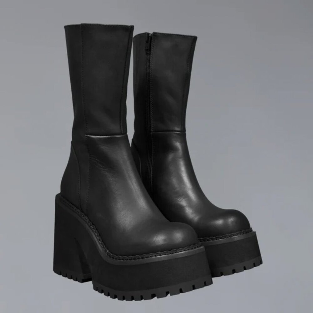 UNIF Parker Boot size 7